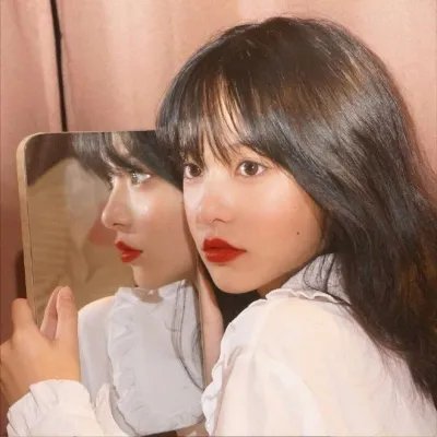皎若云间月